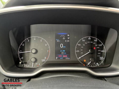 2025 Toyota Corolla Hatchback SE