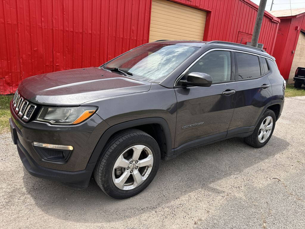 Gray 2019 Jeep Compass Latitude 4x4 Latitude 4dr SUV 1