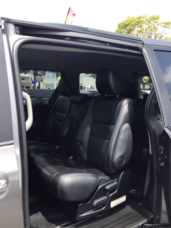 2016 Toyota Sienna SE Premium 8-Passenger