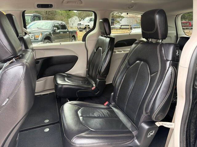 2022 Chrysler Pacifica Touring L