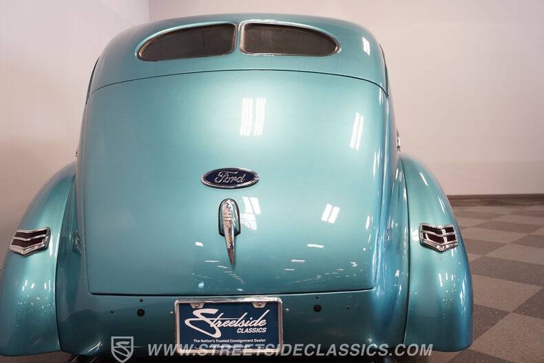 1940 Ford Deluxe