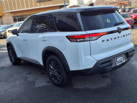 2022 Nissan Pathfinder S