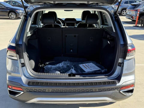 2026 Volkswagen Taos SE