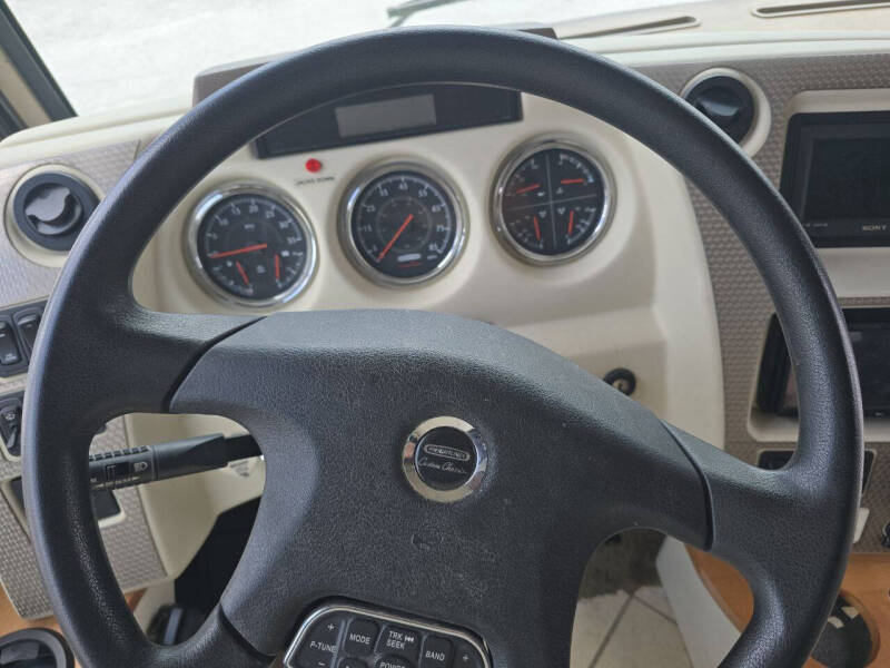 2013 Winnebago Journey