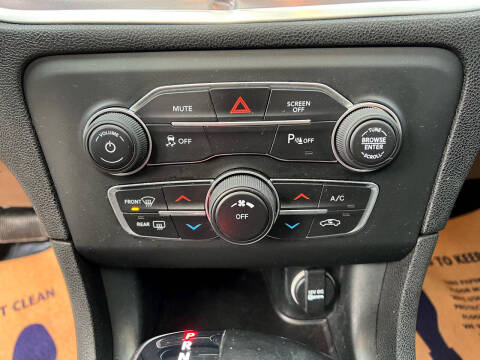 2019 Dodge Charger SXT