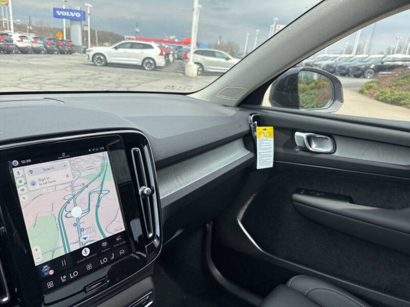 2026 Volvo XC40 B5 Plus