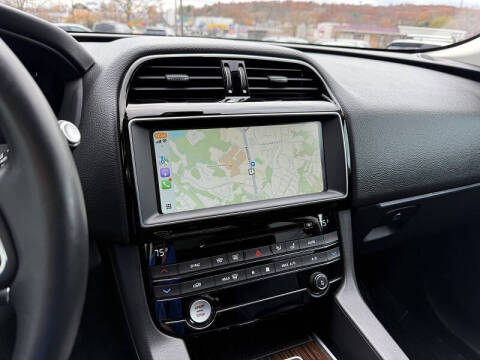 2017 Jaguar F-PACE 35t Prestige