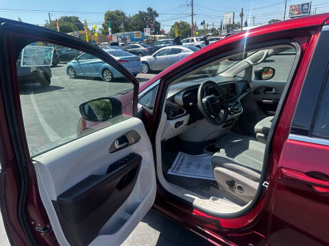 2017 Chrysler Pacifica LX