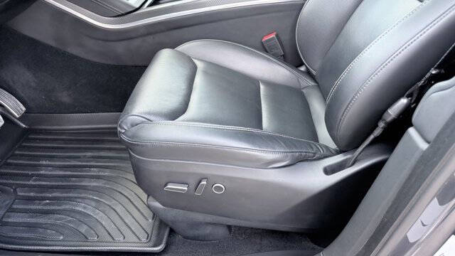 2023 Tesla Model X Plaid