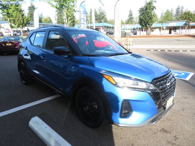 2023 Nissan Kicks SR