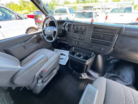 2017 Chevrolet Express 2500