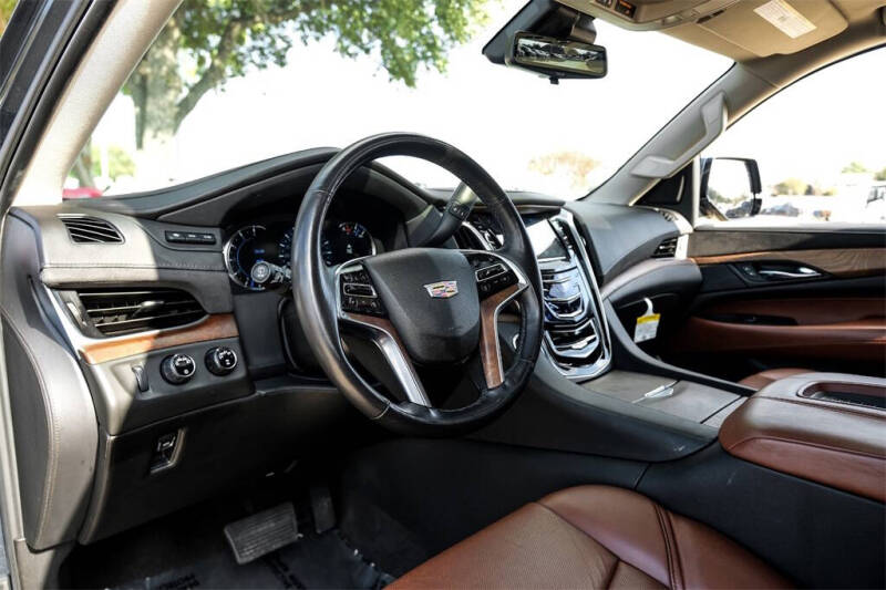 2020 Cadillac Escalade ESV Premium Luxury