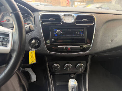 2012 Chrysler 200 Touring