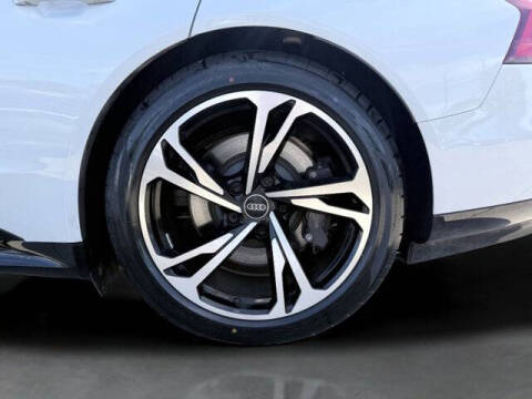 2024 Audi e-tron GT quattro Premium Plus