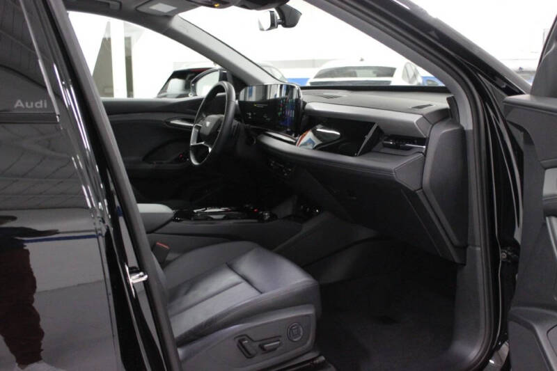 2025 Audi Q6 e-tron Premium