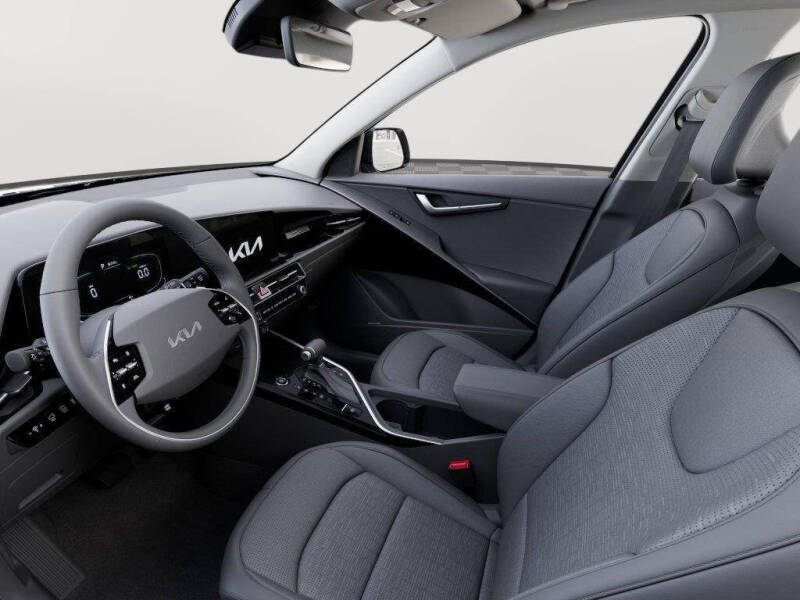 2025 Kia Niro SX
