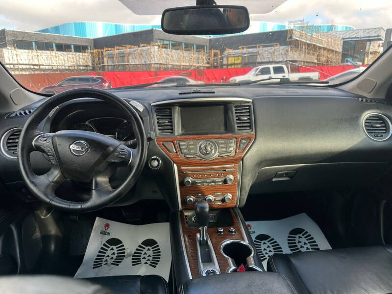 2018 Nissan Pathfinder Platinum