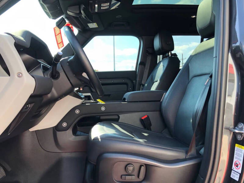 2023 Land Rover Defender 110 SE