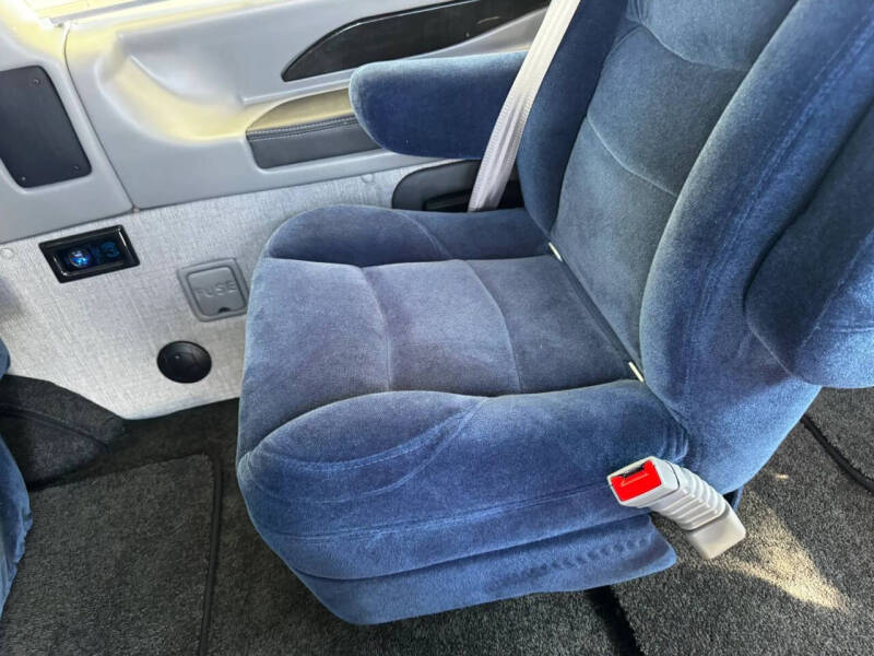 2025 Chevrolet Express 2500