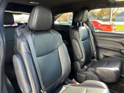 2025 Toyota Sienna Woodland Edition