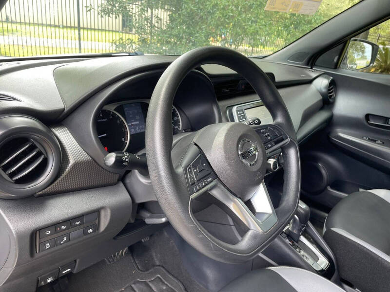 2023 Nissan Kicks SV