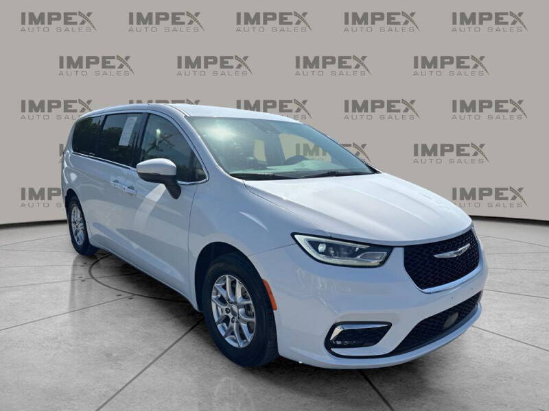 2023 Chrysler Pacifica Touring L