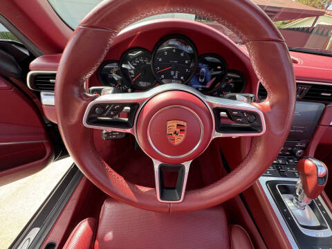 2017 Porsche 911 Carrera 4