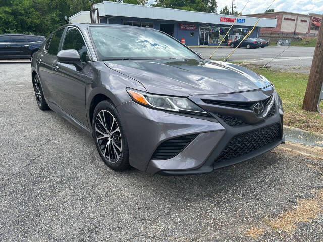 2020 Toyota Camry SE