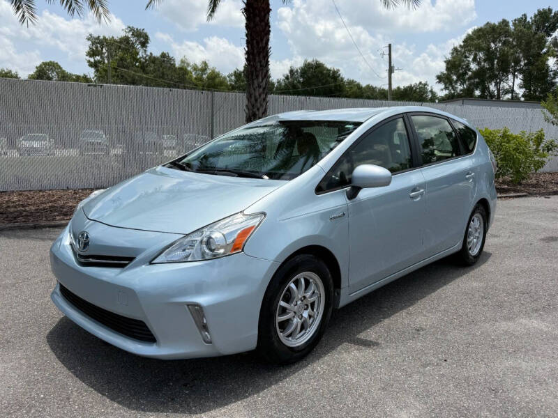 2013 Toyota Prius v Two