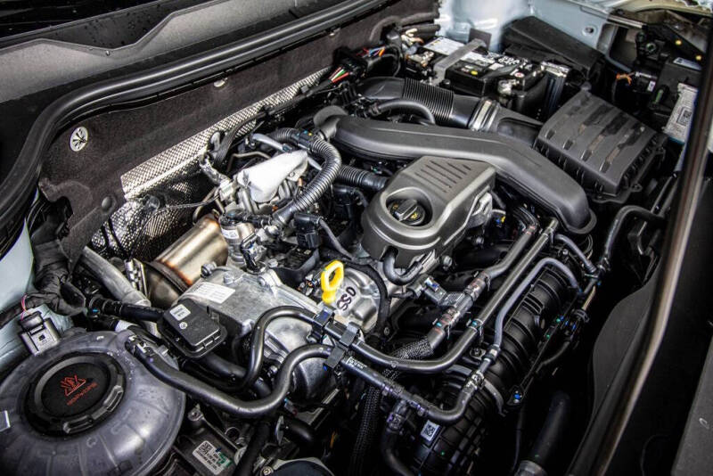 2026 Volkswagen Taos SE Black