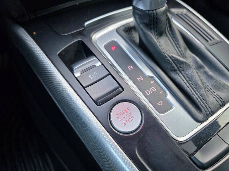 2016 Audi A4 2.0T quattro Premium