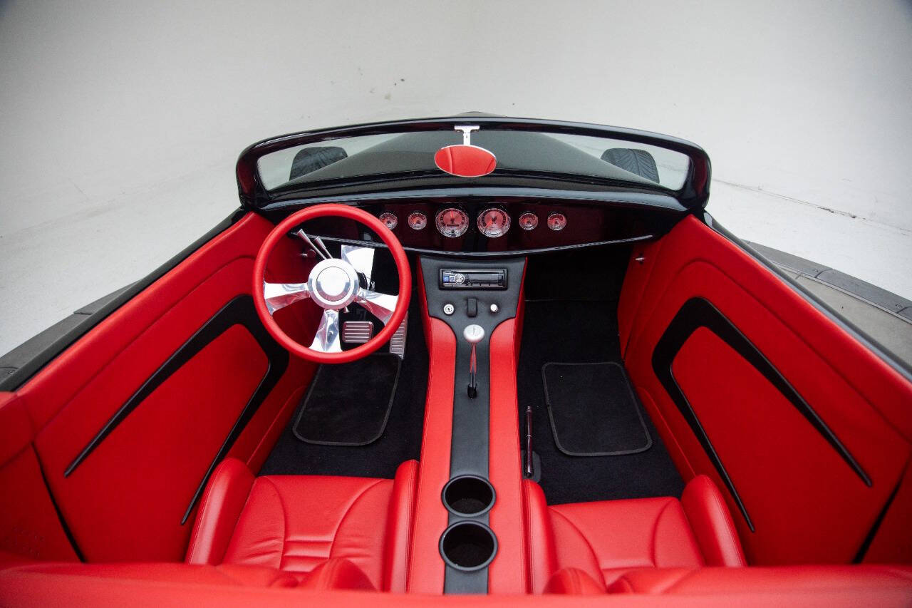 1933 Ford Model 40 55