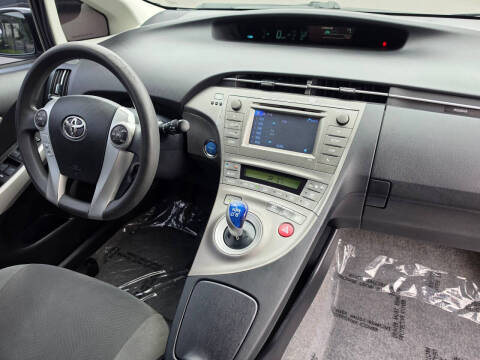 2012 Toyota Prius Two