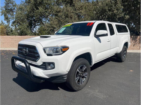 2017 Toyota Tacoma for sale at Dealers Choice Inc in Farmersville CA