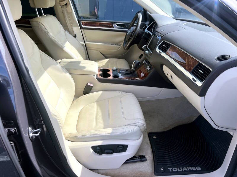 2011 Volkswagen Touareg Hybrid