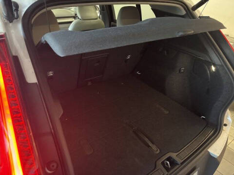 2025 Volvo XC40 B5 Ultra Dark Theme