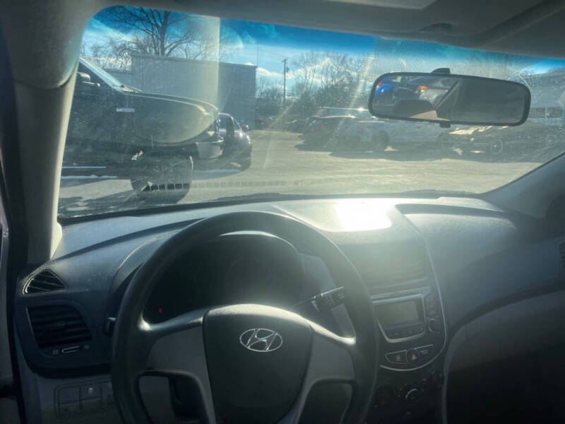 2017 Hyundai Accent SE