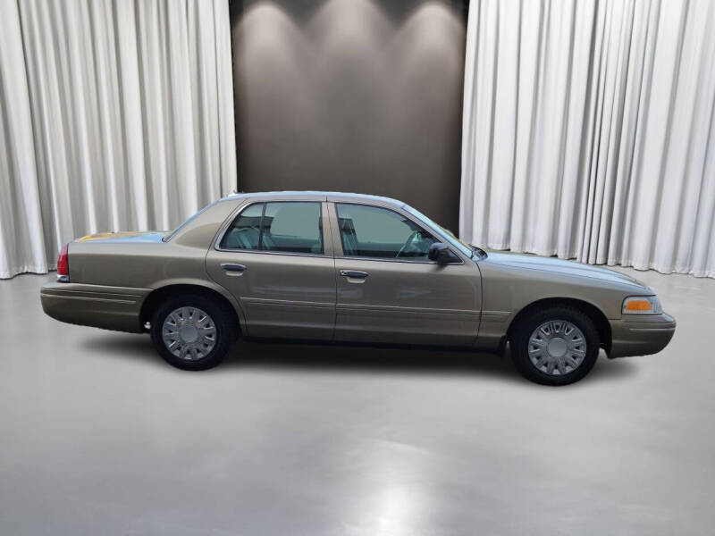 2004 Ford Crown Victoria