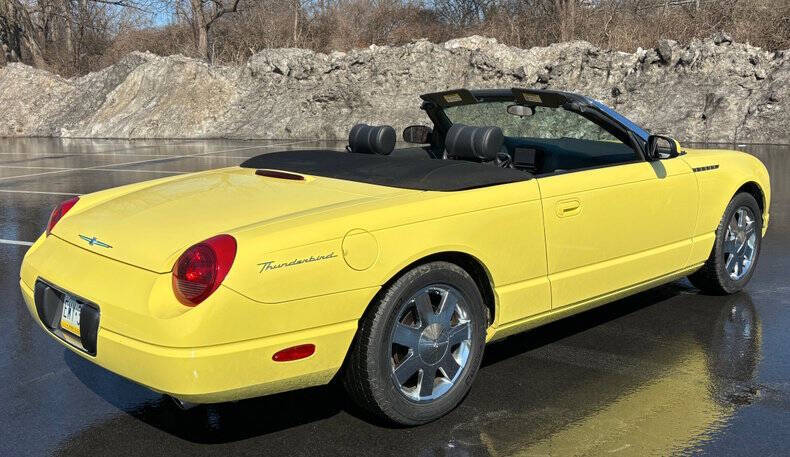 2002 Ford Thunderbird Deluxe
