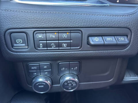 2023 GMC Yukon XL Denali