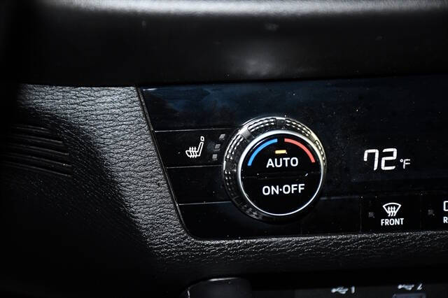2025 Mitsubishi Outlander PHEV SE