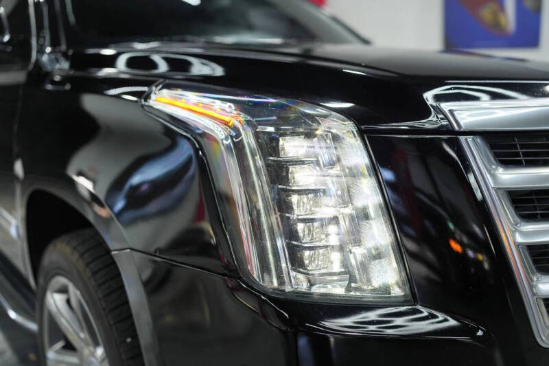 2018 Cadillac Escalade ESV Luxury