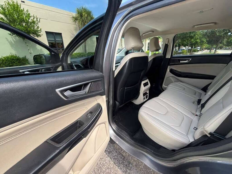 2022 Ford Edge Titanium