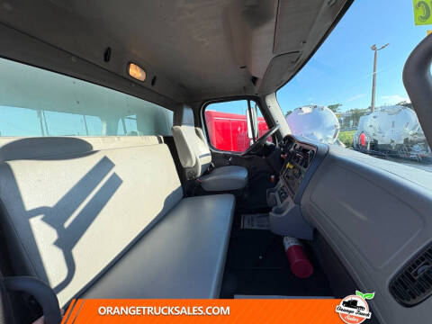 2018 Freightliner M2 106