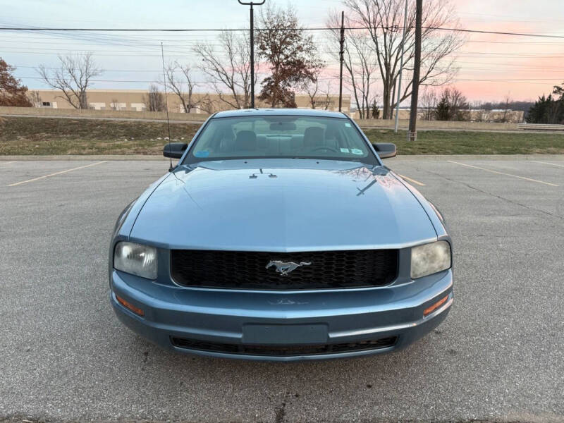 2007 Ford Mustang V6 Deluxe