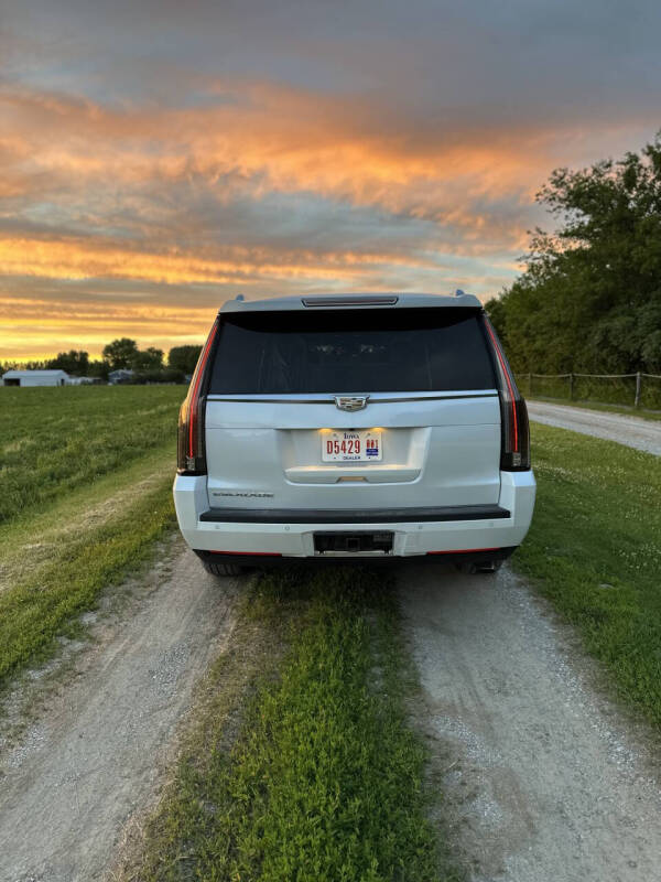 Image 7 of 2016 Cadillac Escalade ESV Luxury Collection