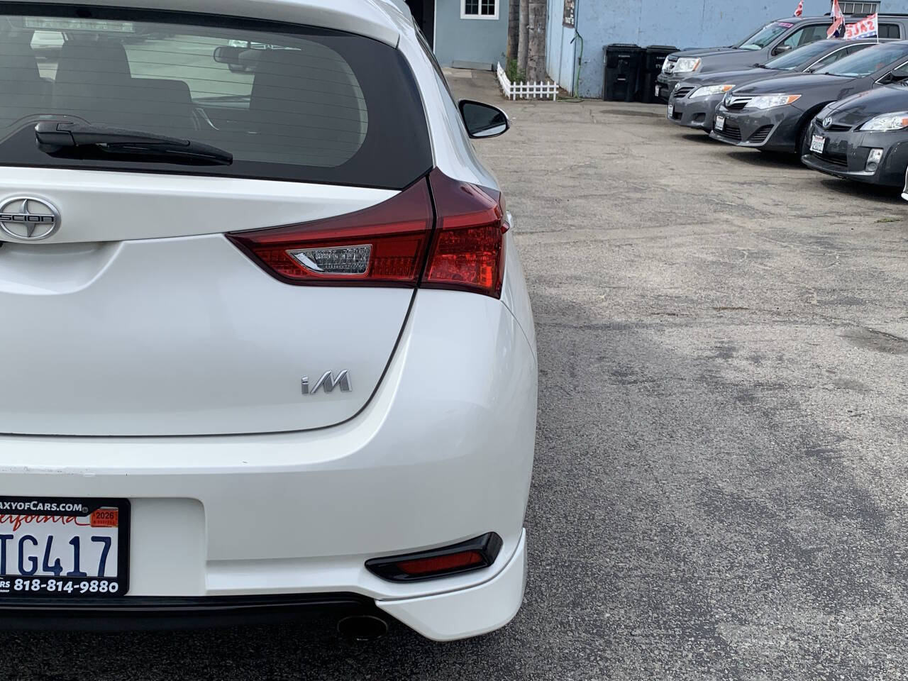 White 2016 Scion iM Base 4dr Hatchback CVT 40