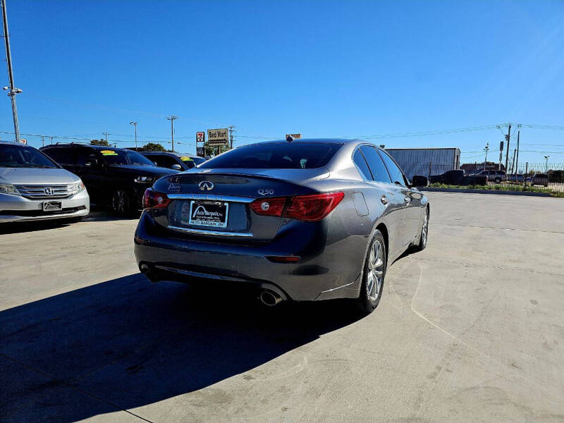 2015 INFINITI Q50 Premium photo 4