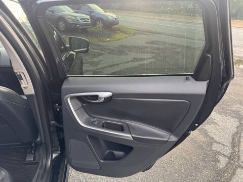 2015 Volvo XC60 T6 Drive-E Platinum