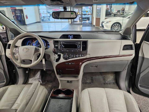 2012 Toyota Sienna XLE 8-Passenger